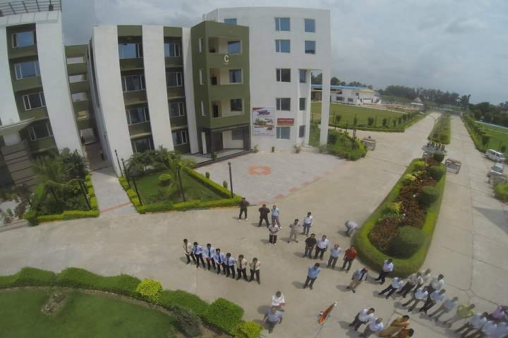 https://cache.careers360.mobi/media/colleges/social-media/media-gallery/2752/2018/10/12/Campus view of United College of Engineering and Research Greater Noida_Campus-View.jpg